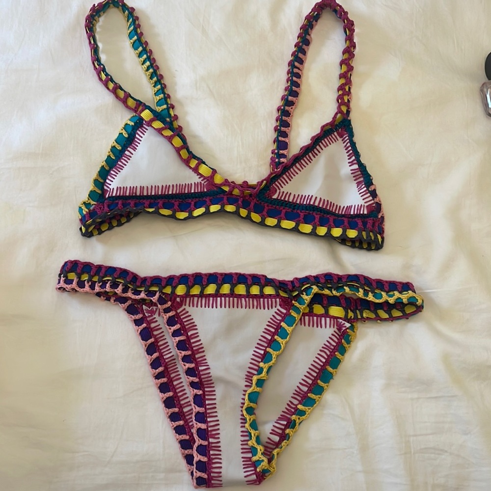 Kiini swimsuit, size small. Good condition.